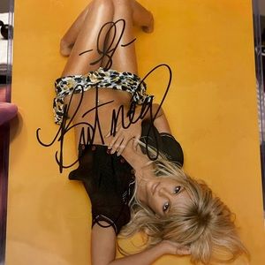Britney Spears hand signed ✍🏼